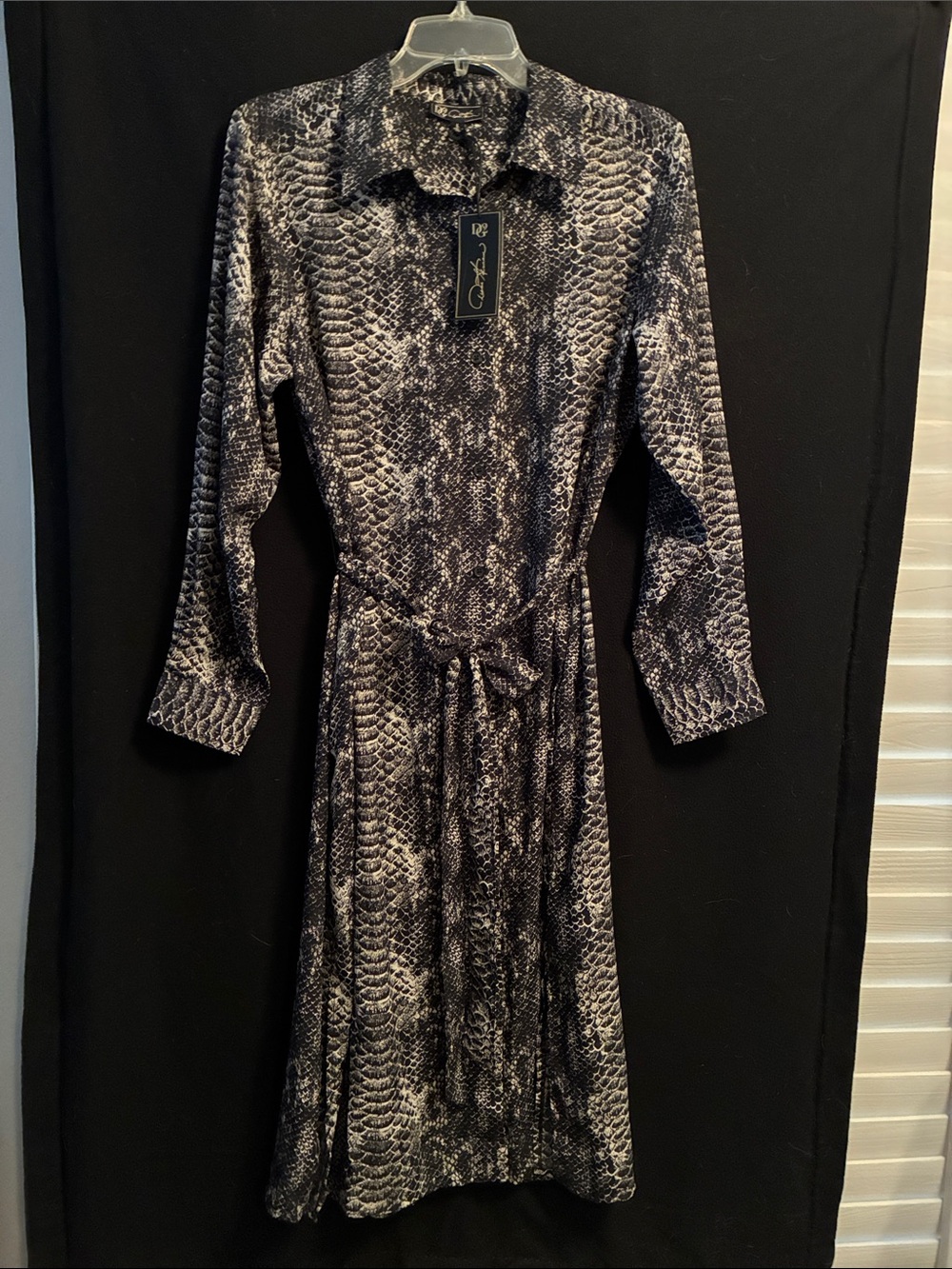 DG2 by Diane Gilman Black and Gray Snake-Print Long Sleeve Shirt Dress